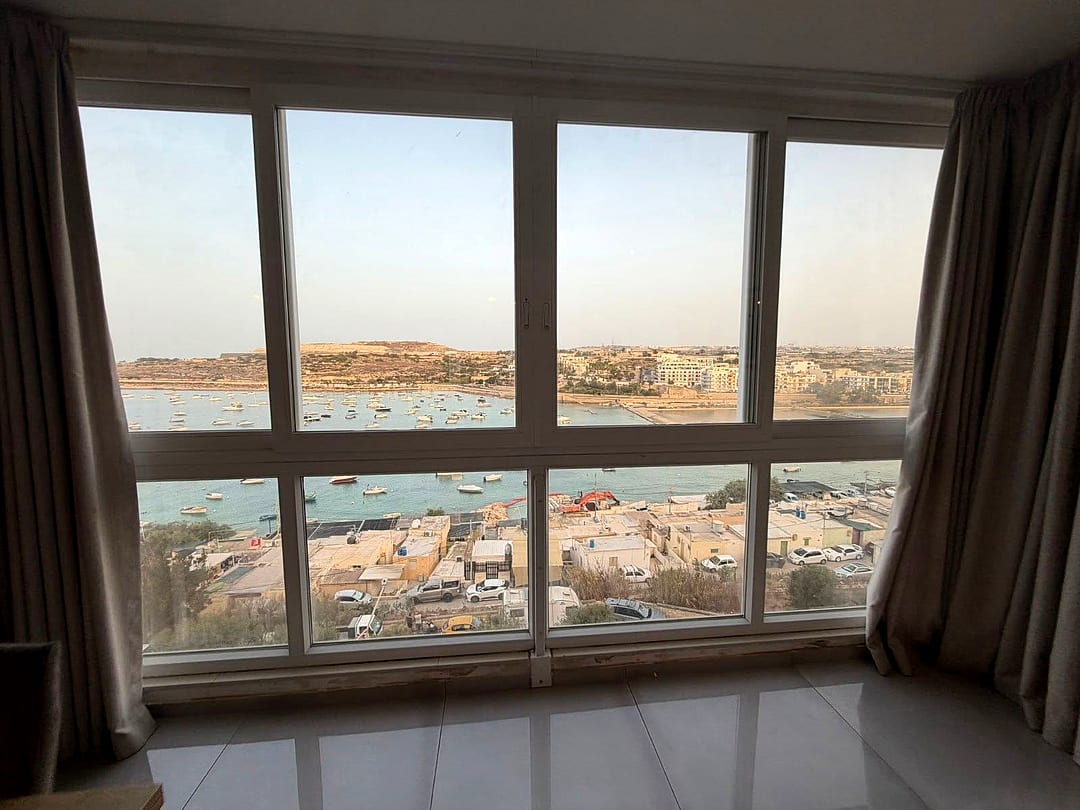 Apartment in Qawra - 2 beds, 1 bath — 5