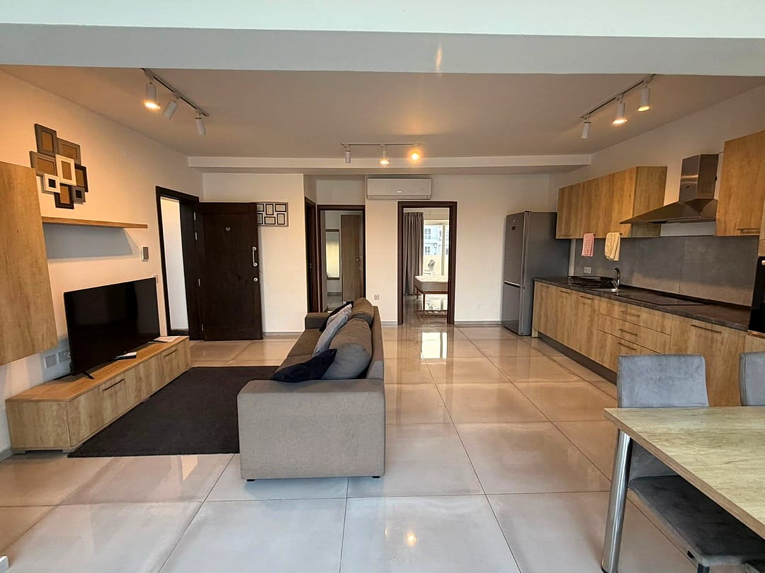 Apartment in Qawra - 2 beds, 1 bath — 3