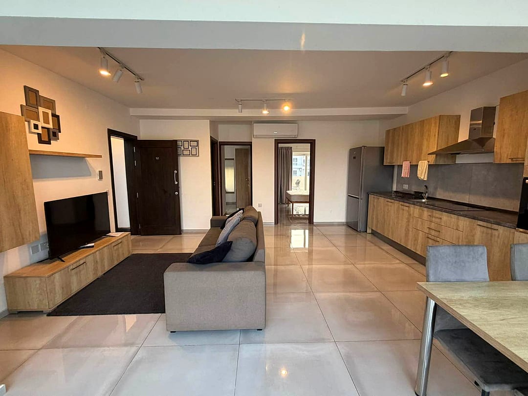 Apartment in Qawra - 2 beds, 1 bath — 2