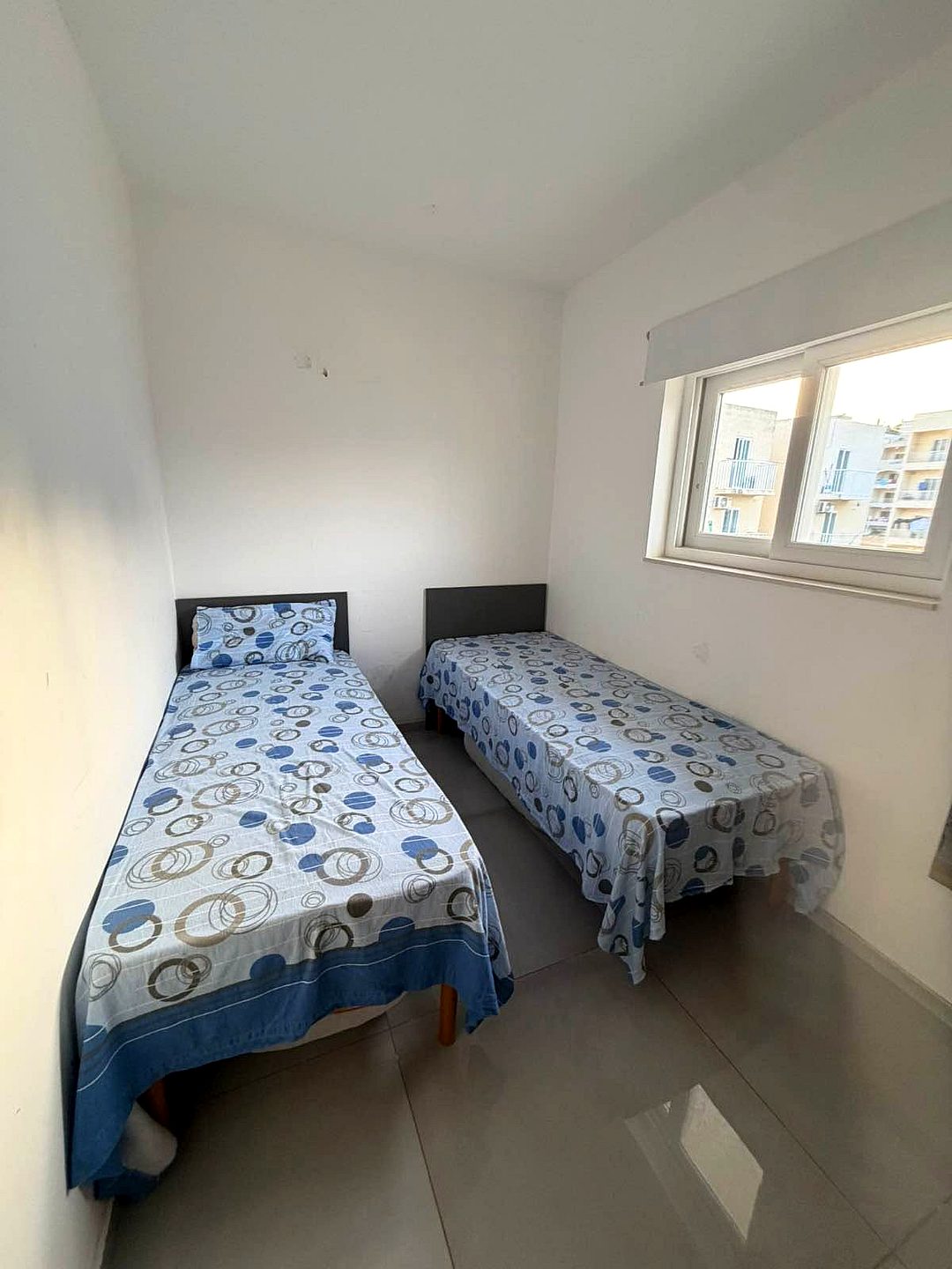 Apartment in Qawra - 2 beds, 1 bath — 4