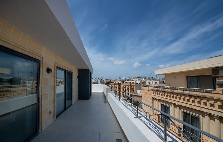 Penthouse in Sliema - 2 beds, 2 baths — 2