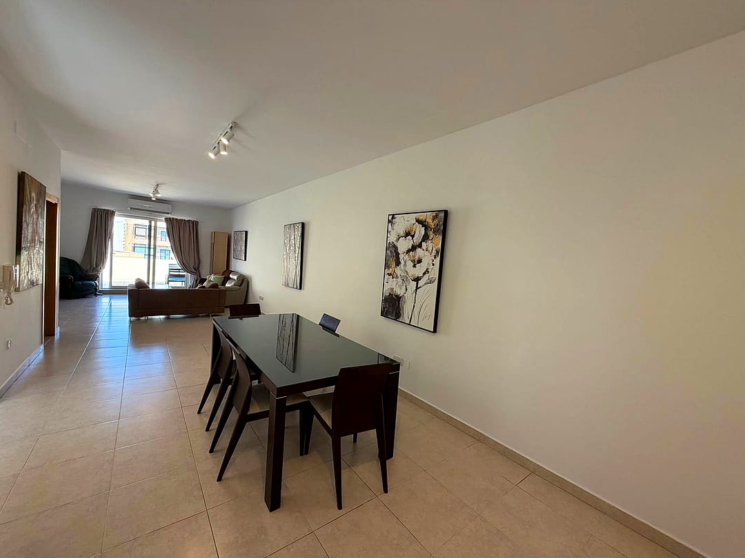 Penthouse in Sliema - 3 beds, 2 baths — 2