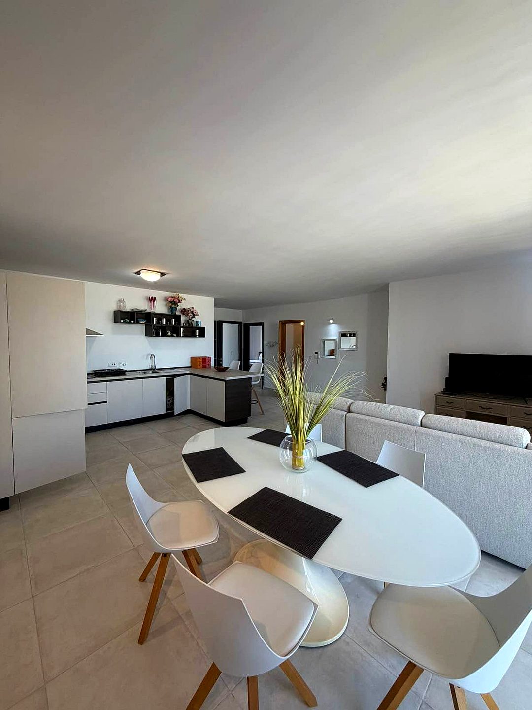 Apartment in Swieqi - 3 beds, 2 baths — 3