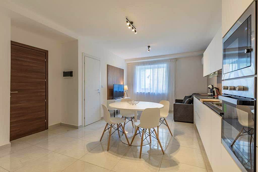 Apartment in Gzira - 2 beds, 2 baths — 4