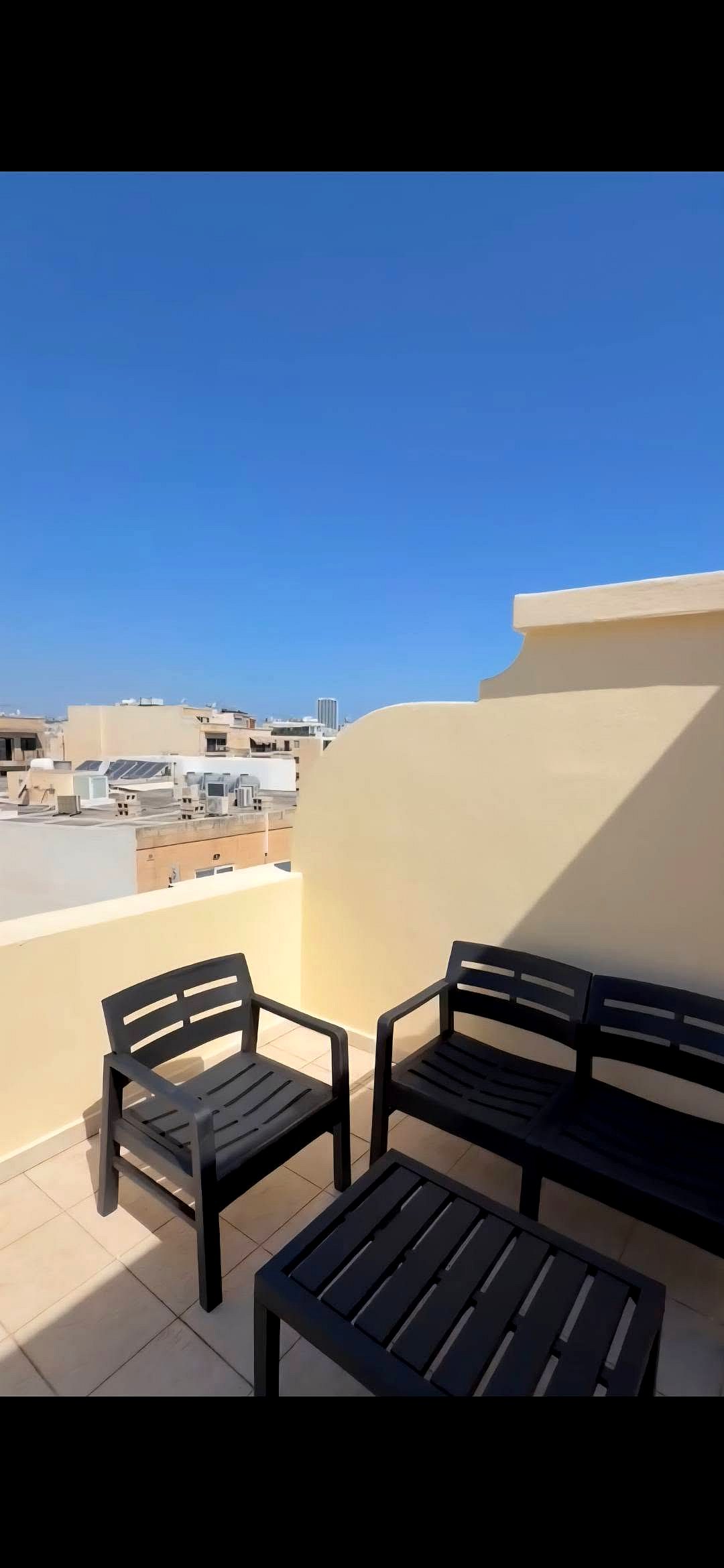 Apartment in Sliema - 3 beds, 2 baths — 1