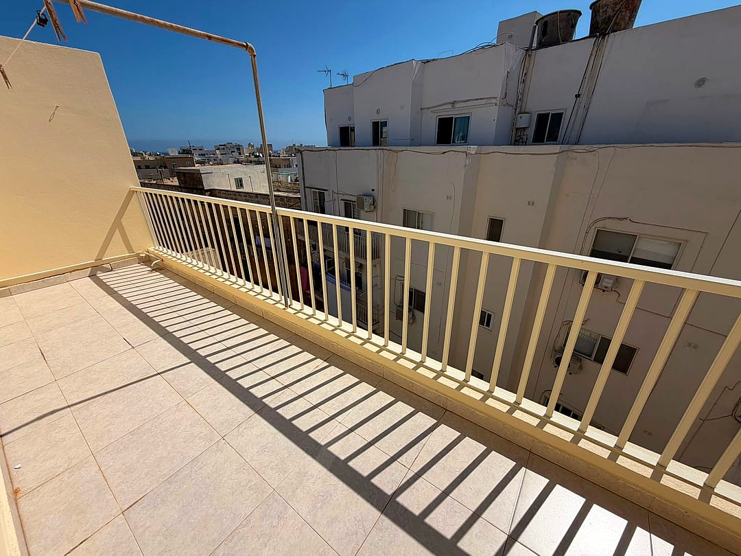Penthouse in Sliema - 3 beds, 2 baths — 5