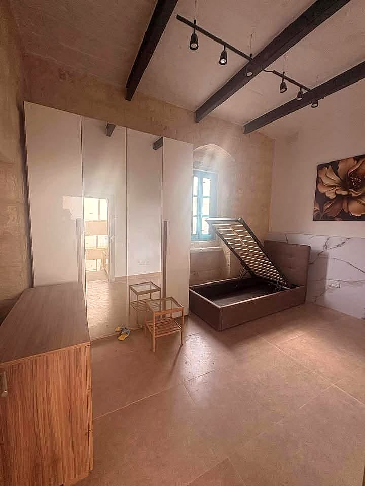 Room in Tarxien — 1