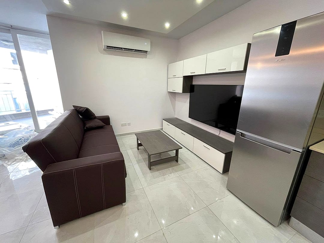Apartment in Gzira - 2 beds, 2 baths — 1