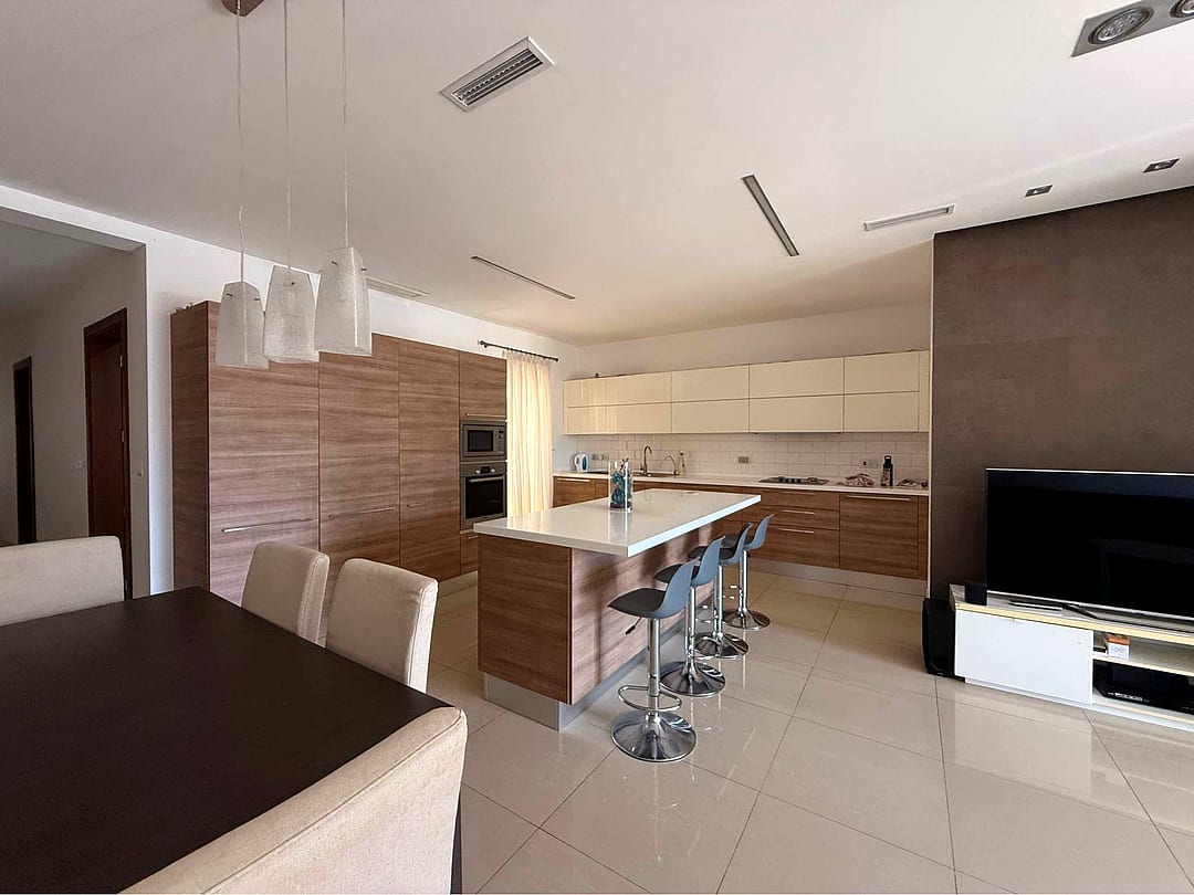 Apartment in Siggiewi - 3 beds, 2 baths — 1