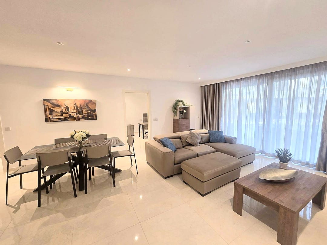 Apartment in Swieqi - 2 beds, 2 baths — 2