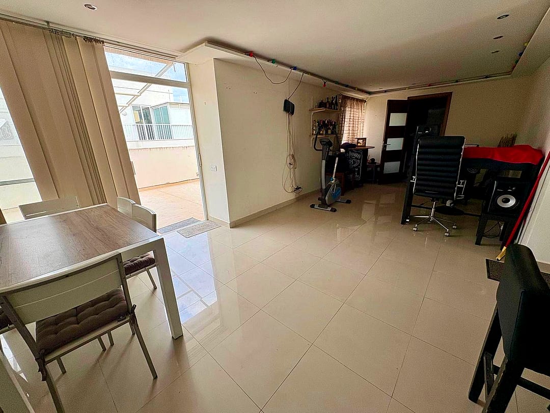 Penthouse in Mosta - 2 beds, 2 baths — 3