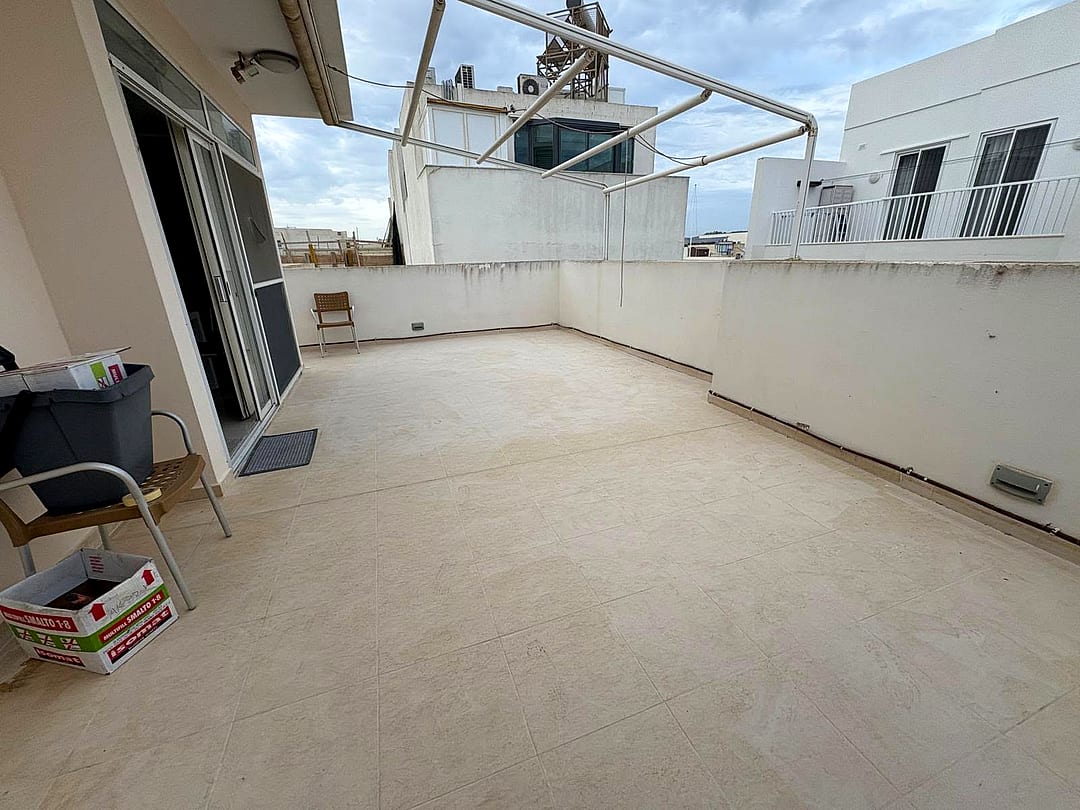 Penthouse in Mosta - 2 beds, 2 baths — 2