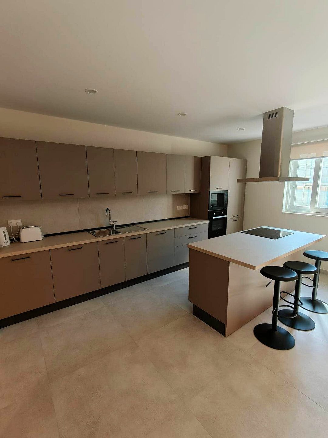 Apartment in Swieqi - 3 beds, 2 baths — 2