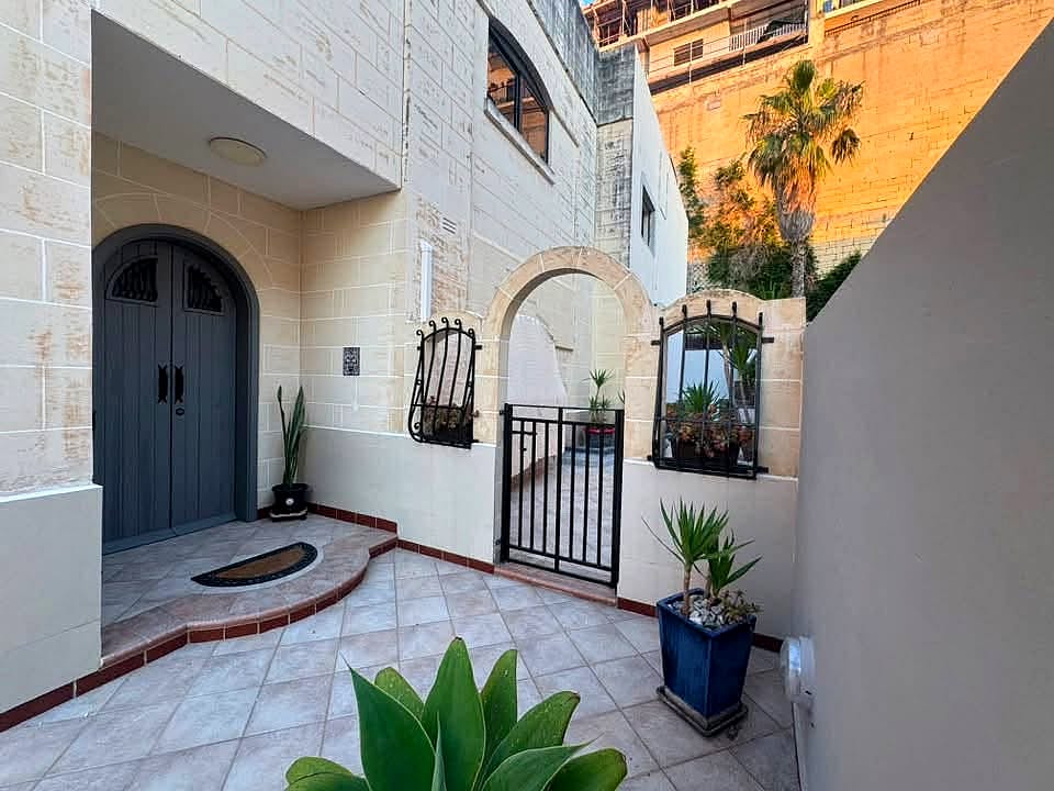 Maisonette in St Julian's — 1