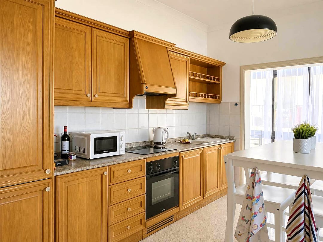 Apartment in Sliema - 2 beds, 1 bath — 2