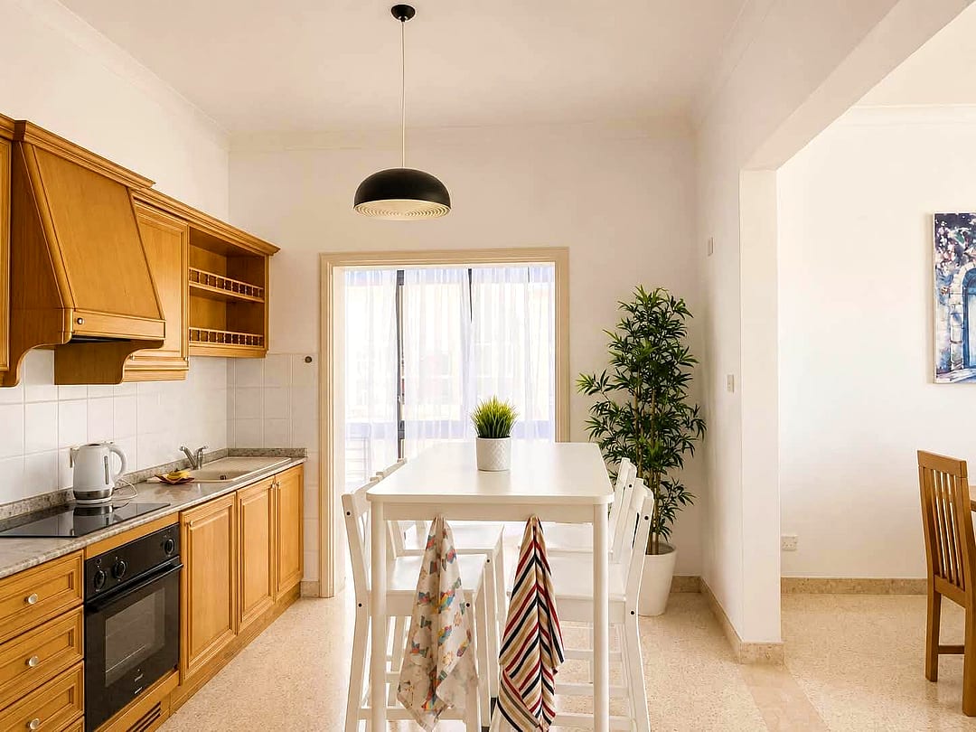 Apartment in Sliema - 2 beds, 1 bath — 3