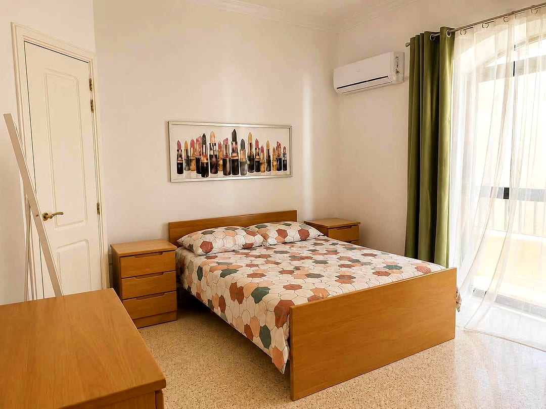 Apartment in Sliema - 2 beds, 1 bath — 4