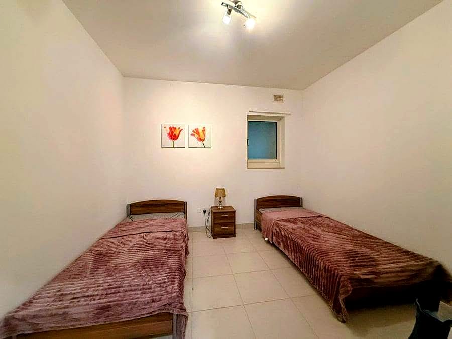 Apartment in Swieqi - 3 beds, 2 baths — 5
