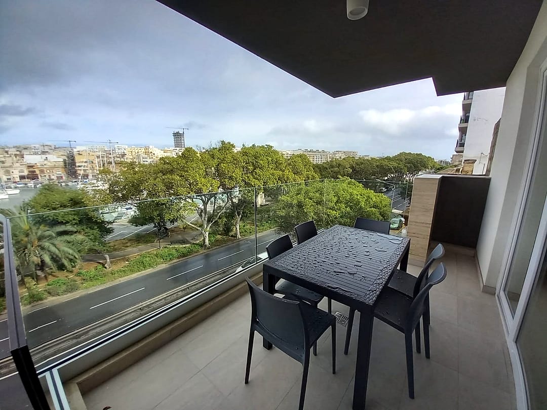Apartment in Msida - 2 beds — 1