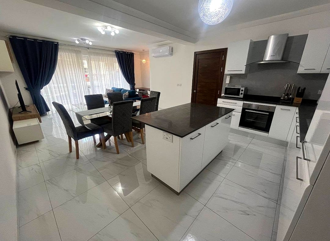Apartment in St Julian's - 2 beds, 2 baths — 2