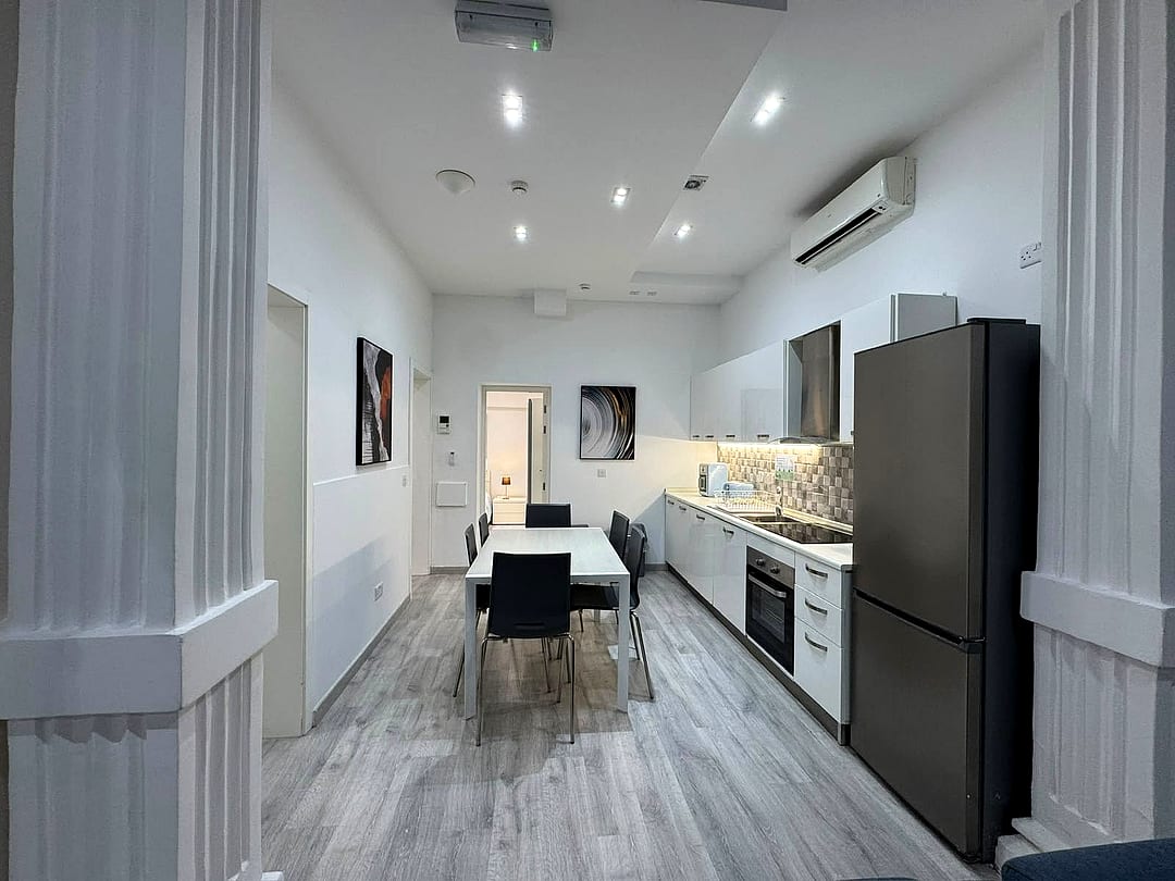 Apartment in Sliema - 3 beds, 1 bath — 2