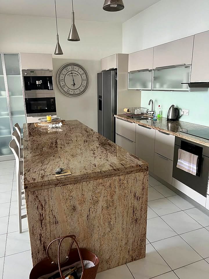Apartment in Sliema - 4 beds, 2 baths — 3