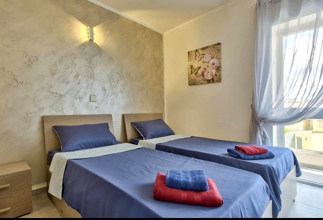 Apartment in Qawra - 2 beds — 1