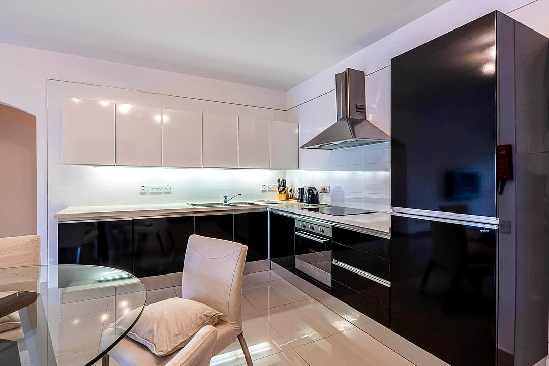 Apartment in Swieqi - 3 beds, 2 baths — 1