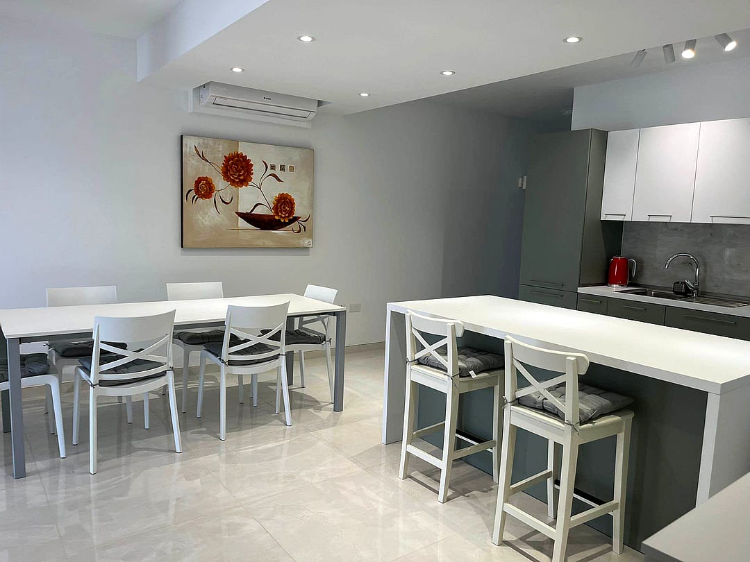 Apartment in Naxxar - 3 beds, 2 baths — 2