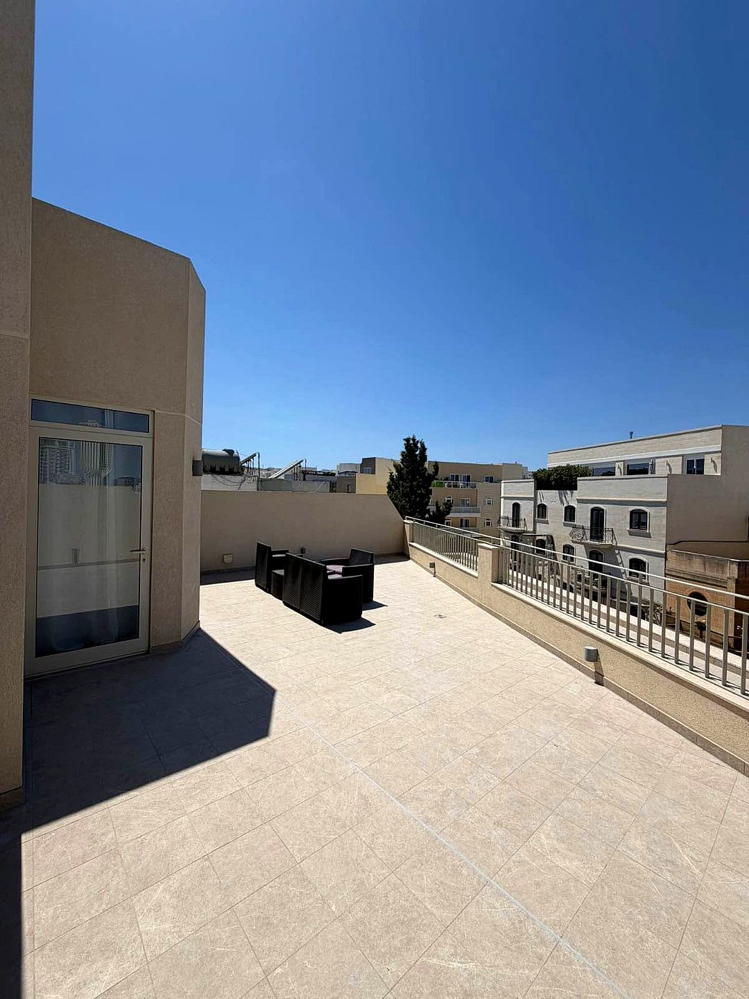 Penthouse in Swieqi - 3 beds, 2 baths — 1