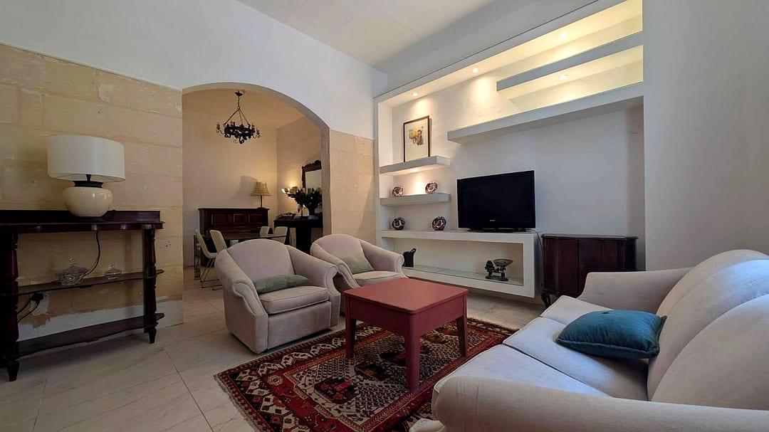 Townhouse in Sliema - 3 beds, 2 baths — 1
