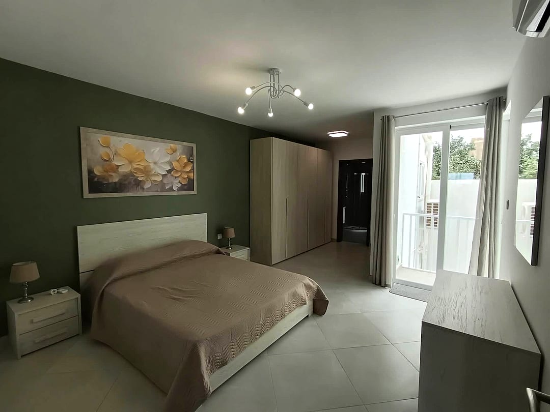 Apartment in Mosta - 3 beds, 2 baths — 3