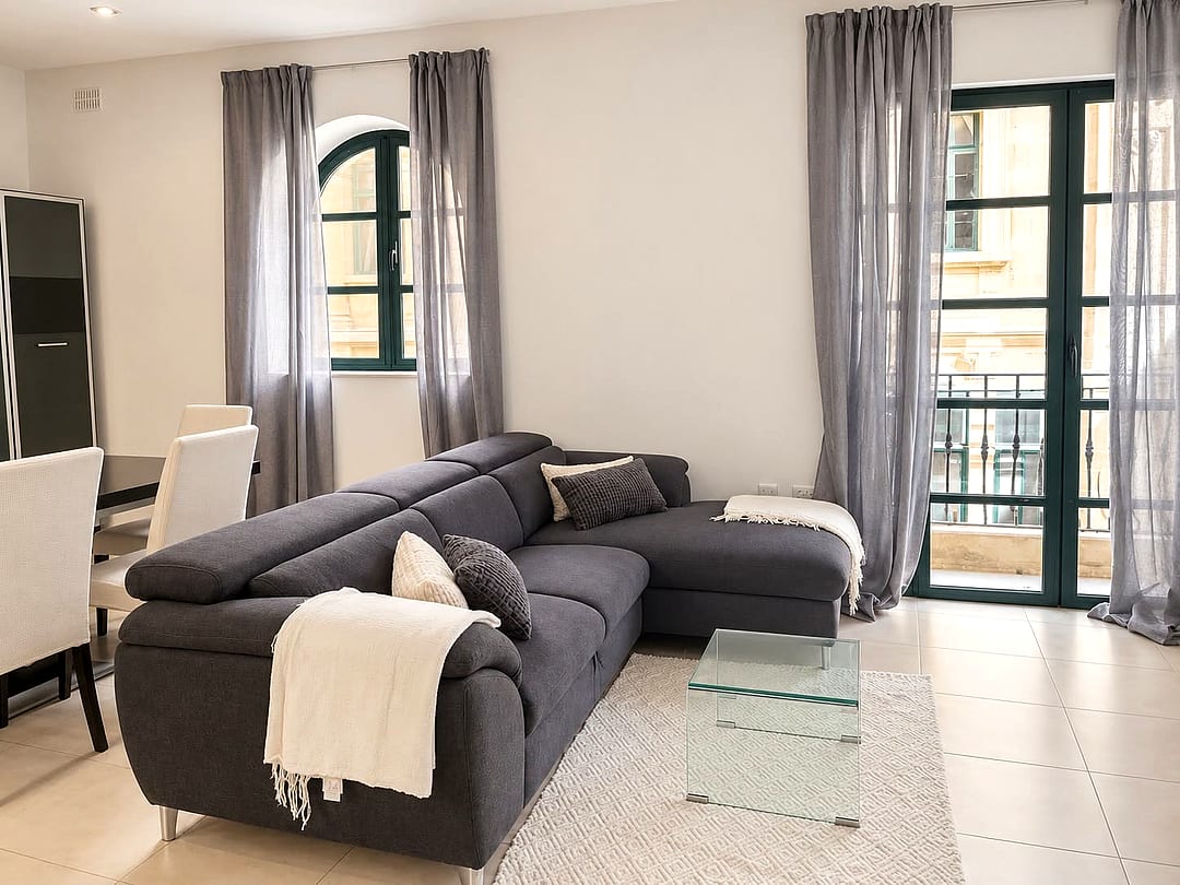 Apartment in Sliema - 3 beds, 2 baths — 1