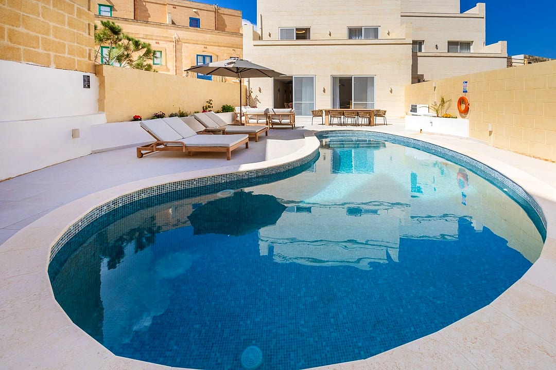 House in Xagħra - 5 beds, 5 baths — 2