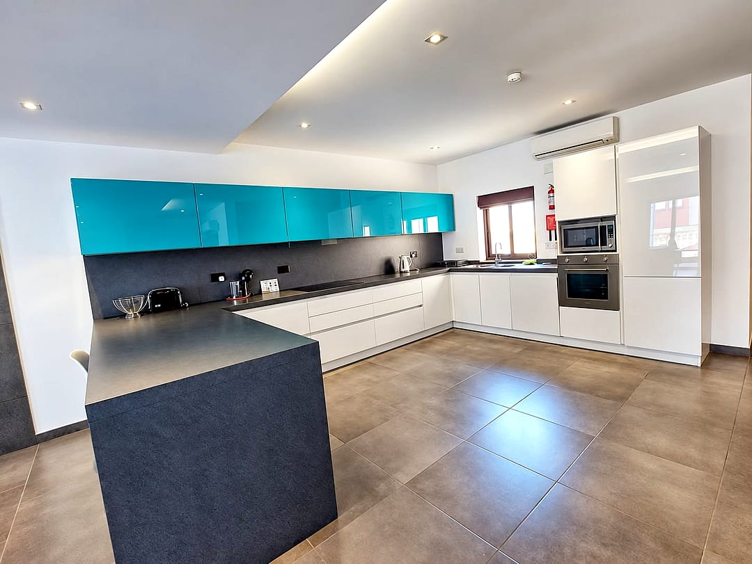 Apartment in Sliema - 3 beds, 2 baths — 5