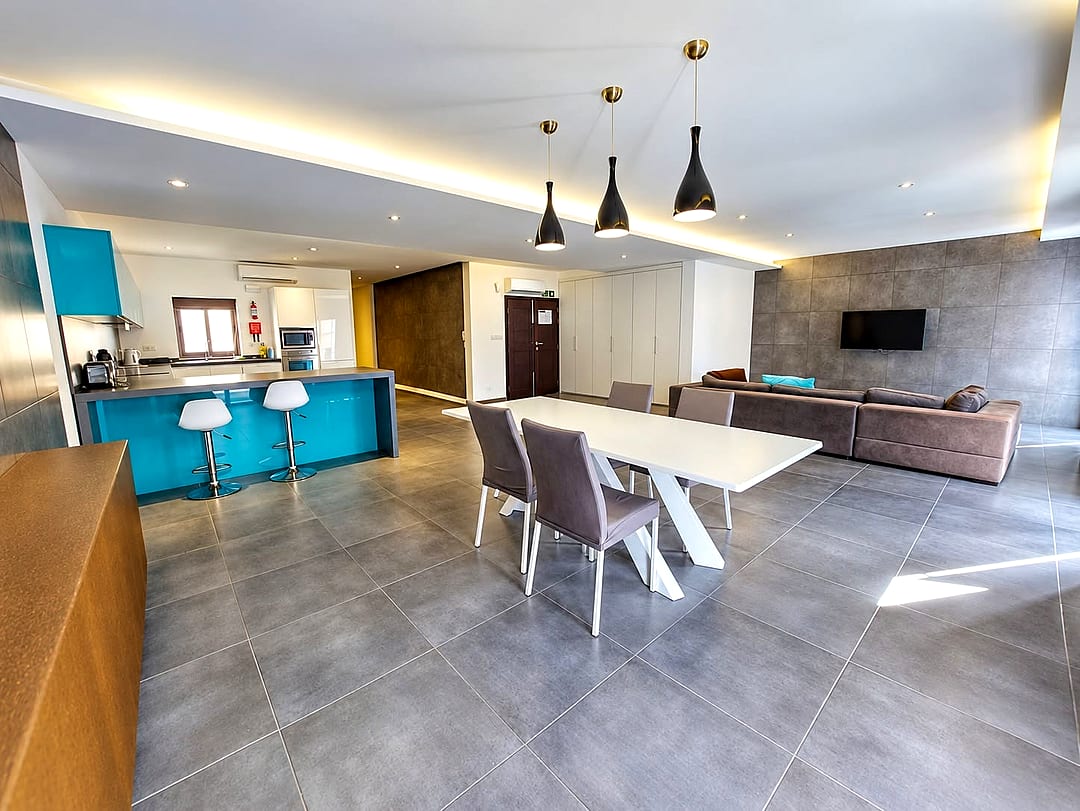 Apartment in Sliema - 3 beds, 2 baths — 2