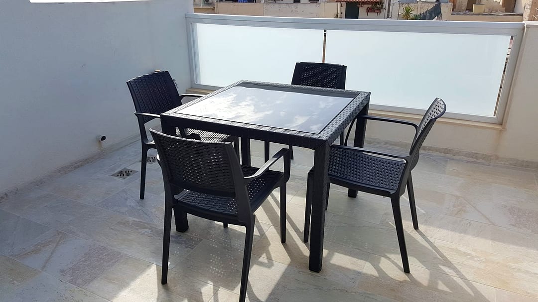 Apartment in Swieqi - 3 beds, 2 baths — 3