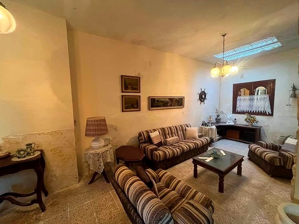 Townhouse in Birkirkara - 2 beds — 4