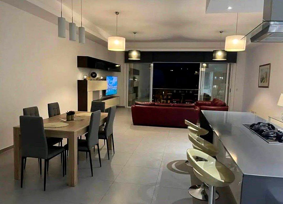 Apartment in St Julian's - 2 beds, 2 baths — 3