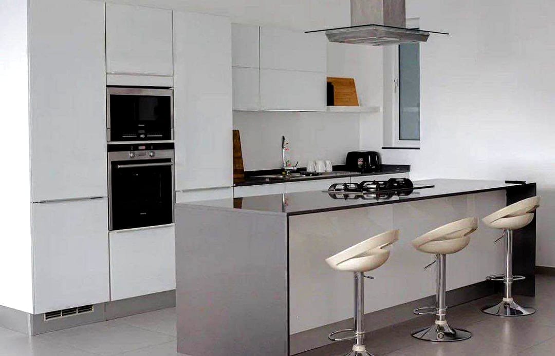 Apartment in St Julian's - 2 beds, 2 baths — 2