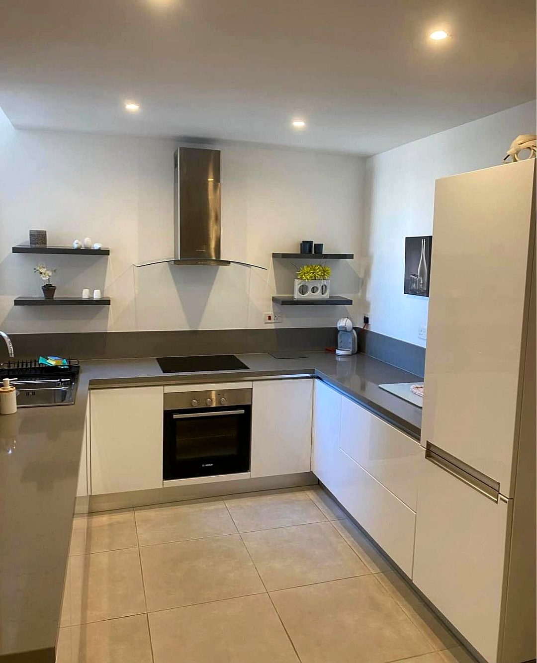 Apartment in St Julian's - 3 beds, 2 baths — 3