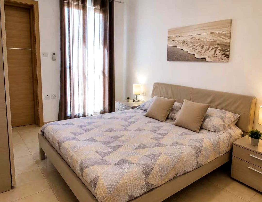 Apartment in Sliema - 2 beds, 2 baths — 1