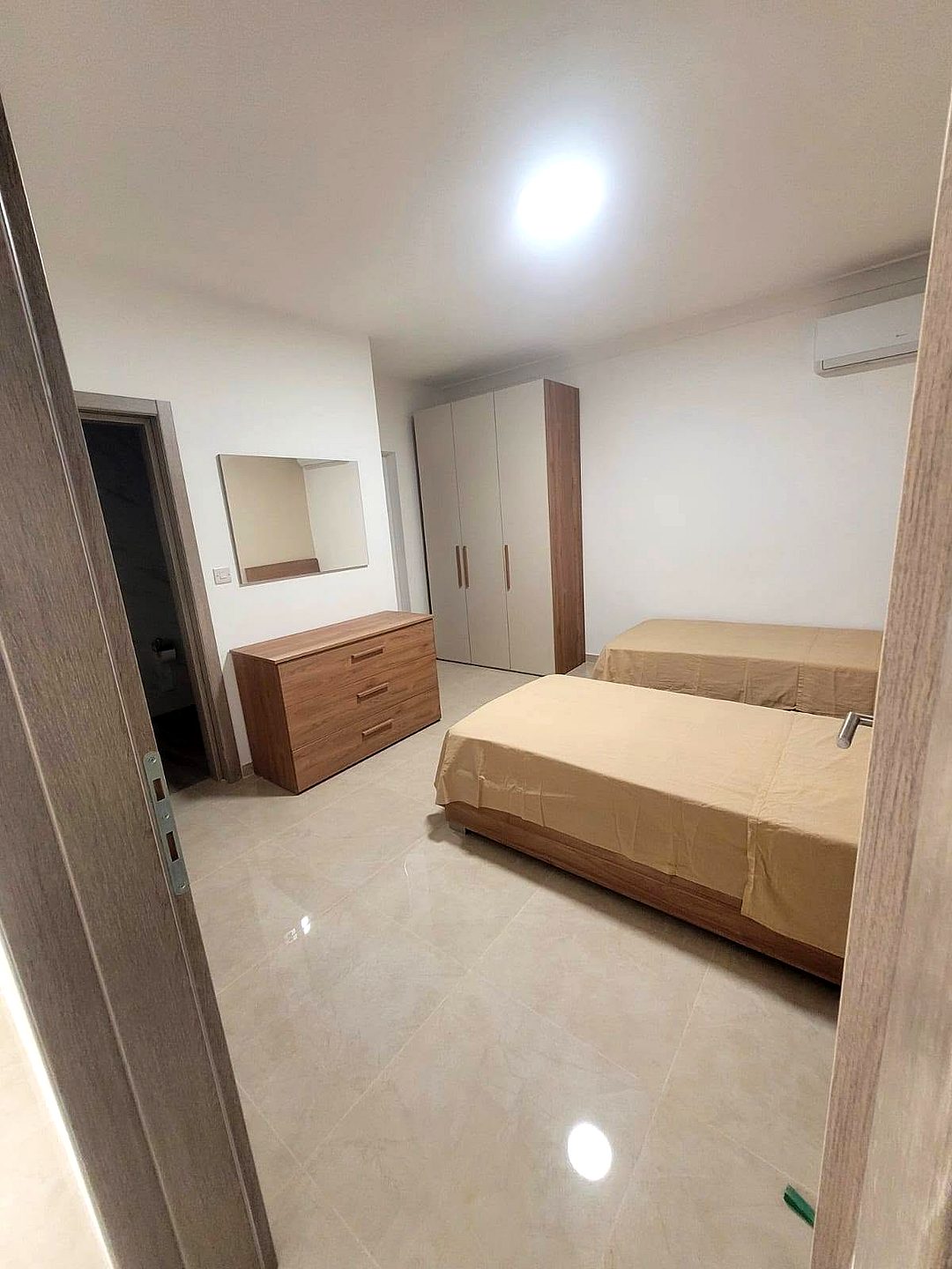 Apartment in Victoria - 2 beds, 2 baths — 4