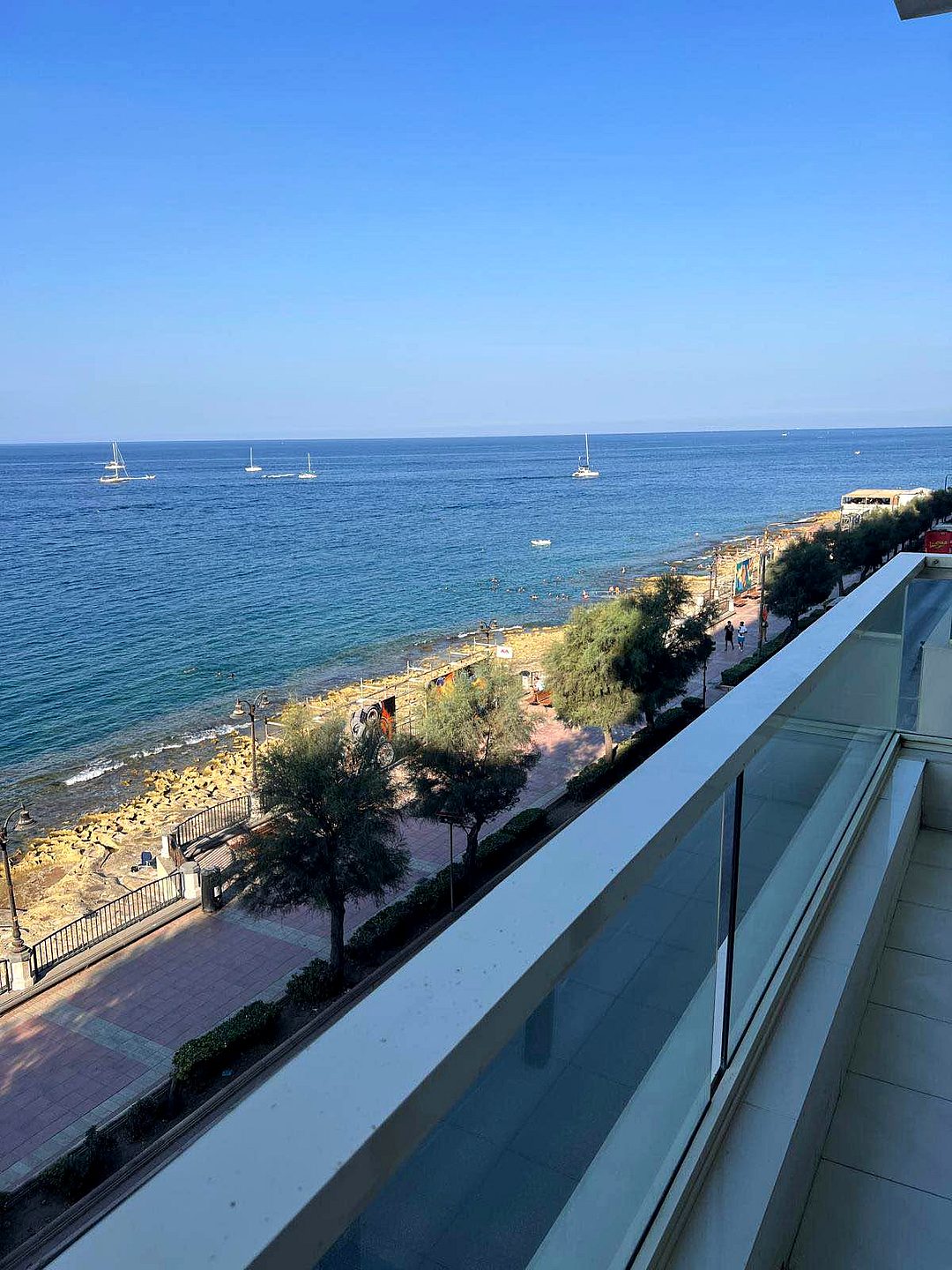 Apartment in Sliema - 4 beds, 2 baths — 1