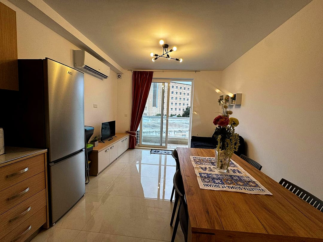 Apartment in Msida - 2 beds, 1 bath — 3