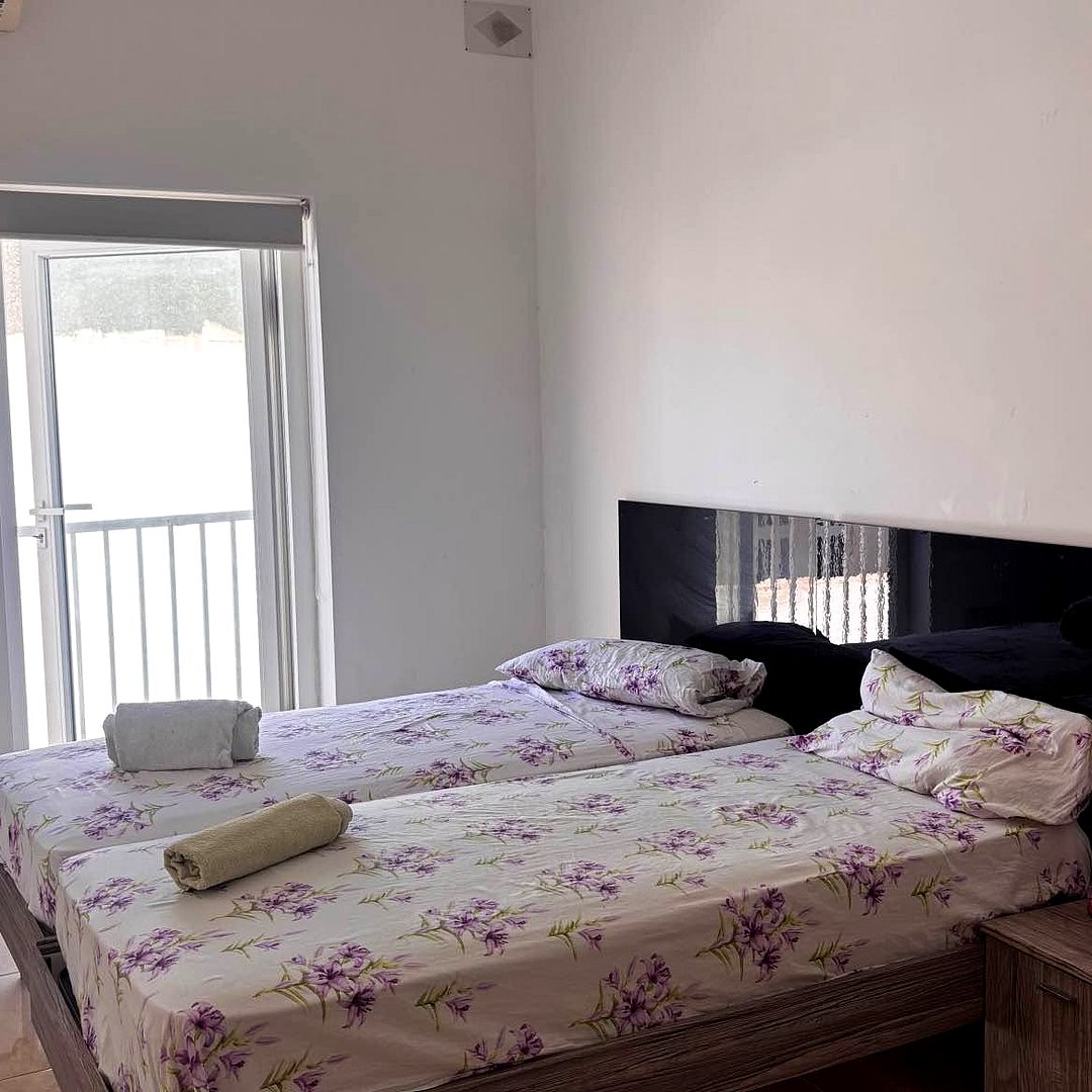 Apartment in Swieqi - 3 beds, 2 baths — 9