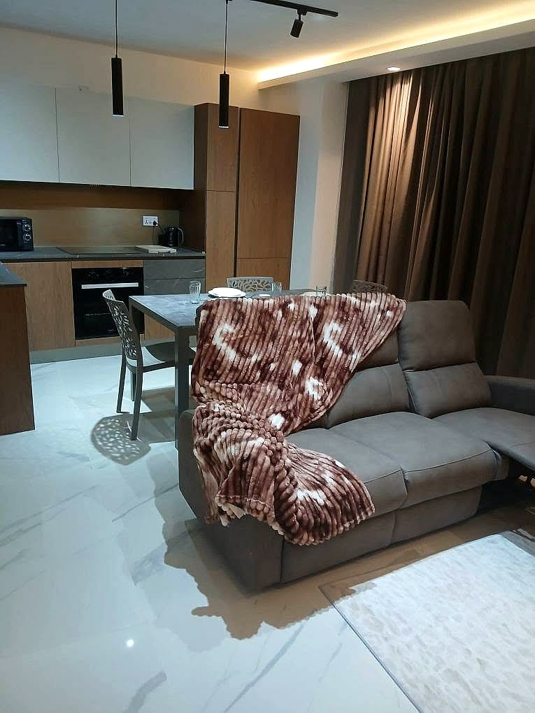 Apartment in Gzira - 2 beds, 2 baths — 4