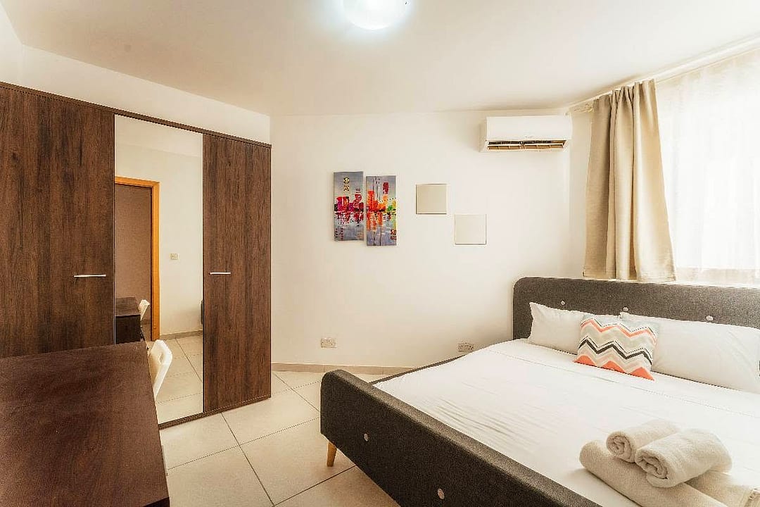 Apartment in Qawra - 3 beds, 2 baths — 2