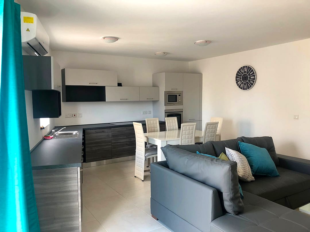 Apartment in Gzira - 3 beds, 2 baths — 2