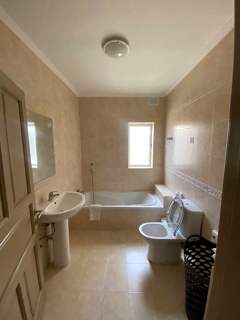 Apartment in St Julian's - 3 beds, 3 baths — 4